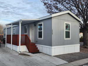 View of manufactured / mobile home