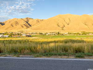 View of mountain feature