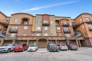 Luxury condo in Provo Arbors