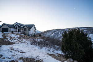 View of mountain feature