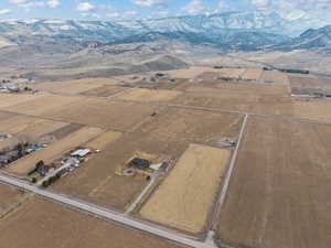 Bird's eye view with a mountain view