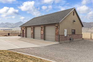 Garage with a mountain view