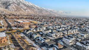 Bird's eye view with a mountain view