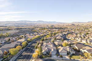 Bird's eye view with a mountain view