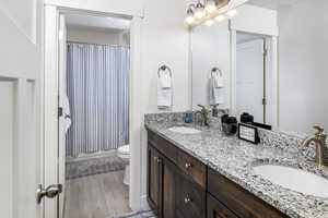 Upstairs bathroom full bath