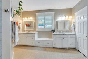 Deluxe master bath with double vaniities