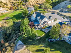 Birds eye view of property