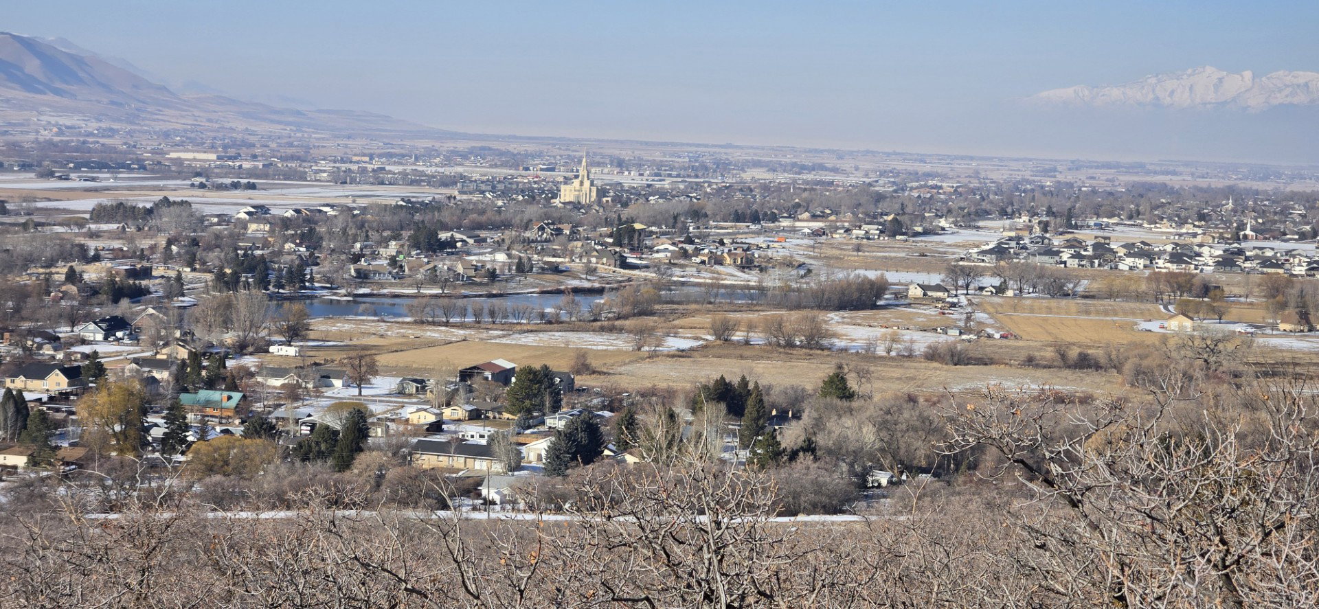 Drone / aerial view featuring a mountain view
