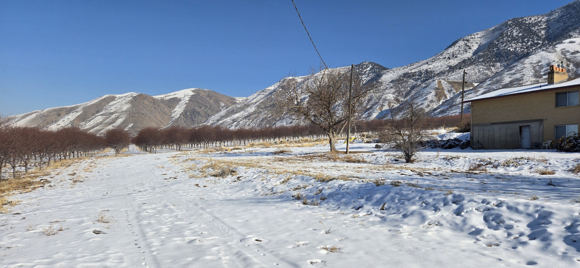 View of mountain feature