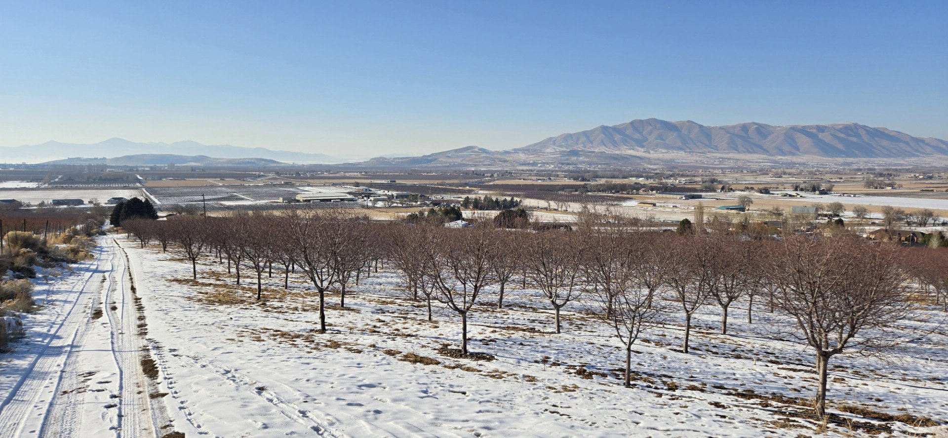 View of mountain feature