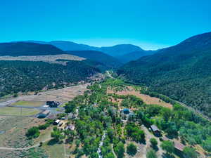 Aerial view with a mountain view