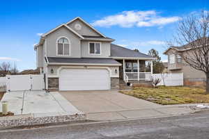 View of the front of the home