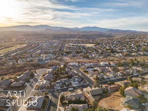 Bird's eye view with a mountain view