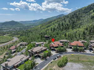 Aerial view with a mountain view