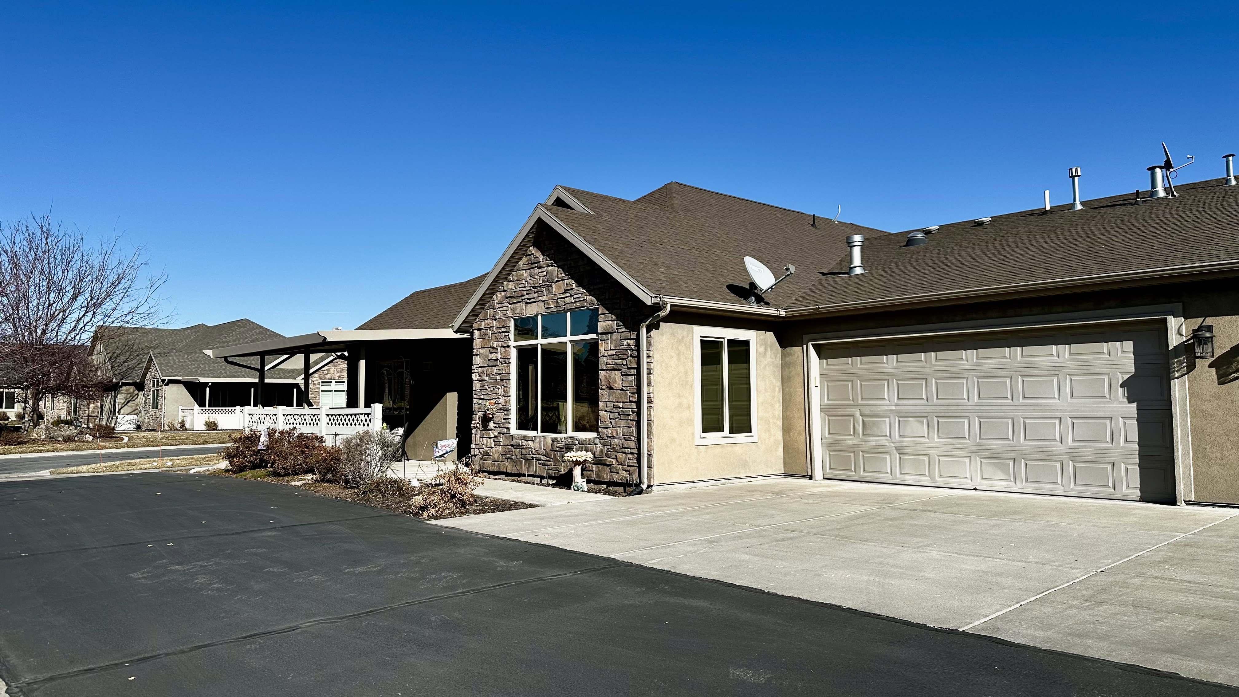 View of front of house featuring a garage