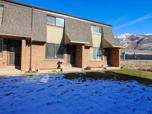 View of front facade featuring a mountain view