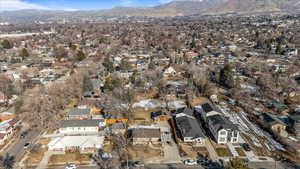 Aerial view with a mountain view