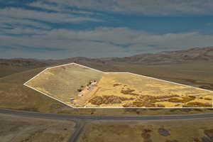 Aerial view with a mountain view