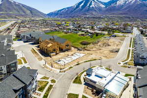 Aerial view with a mountain view