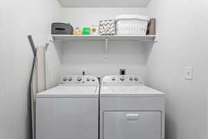 Washroom with independent washer and dryer