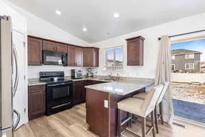 Kitchen with quartz counter top