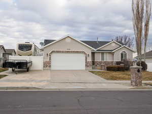 View of front of house featuring a garage