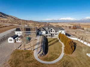 Aerial view with a mountain view