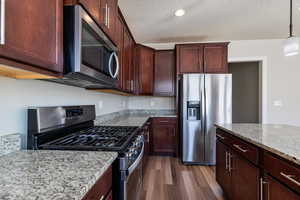 Gourmet kitchen