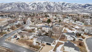 Bird's eye view featuring a mountain view