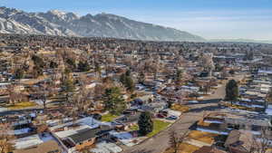 Bird's eye view featuring a mountain view