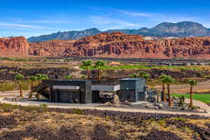 Oasis with a mountain view