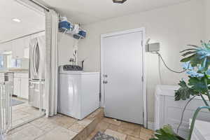 Washroom with washer / dryer