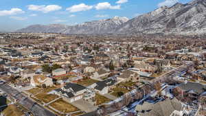 Aerial view with a mountain view