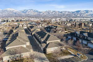 Bird's eye view featuring a mountain views