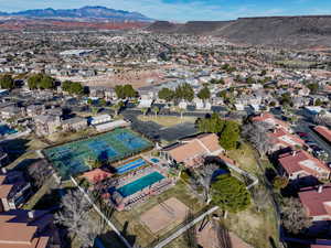 Birds eye view of property featuring a mountain view