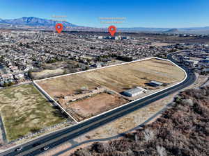 Aerial view with a mountain view