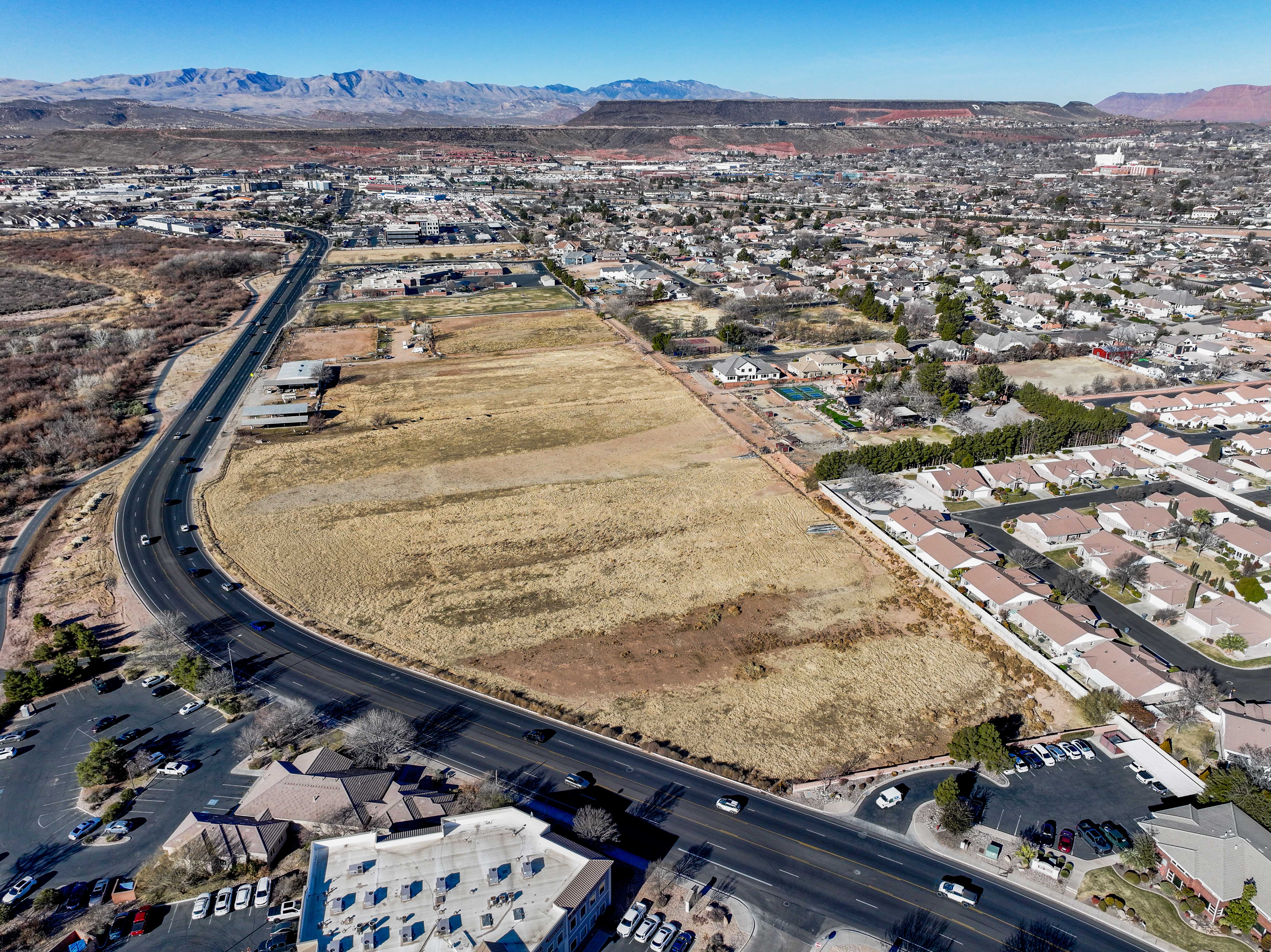 Drone / aerial view featuring a mountain view