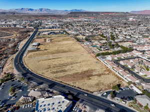 Drone / aerial view featuring a mountain view