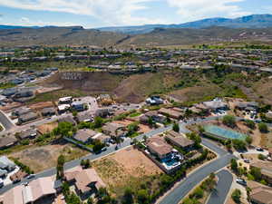 Aerial view with a mountain view