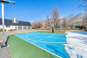 View of basketball court featuring a mountain view