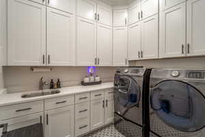 Beautiful Laundry room with washer and dryer included