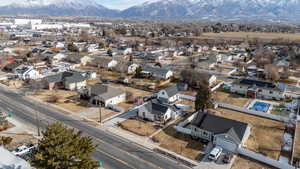 Bird's eye view featuring a mountain view