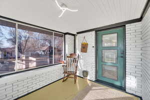 View of sunroom / solarium