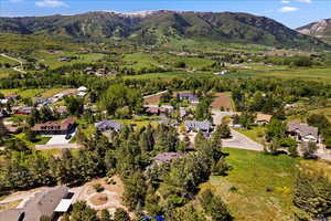 Aerial view with a mountain view