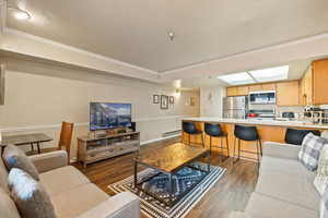 Photo 4 of 1487  WOODSIDE AVE #B105