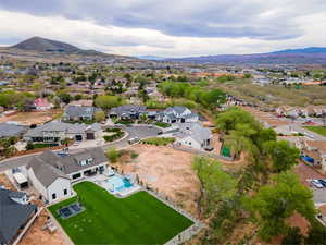 Bird's eye view with a mountain view