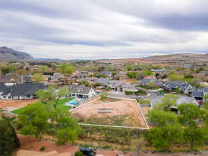 Drone / aerial view featuring a mountain view