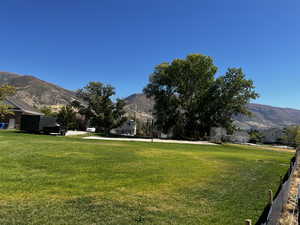 View of yard featuring a mountain view