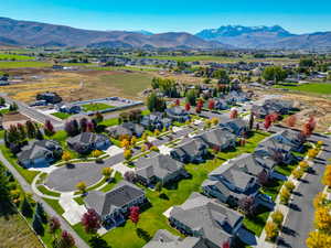 Drone / aerial view featuring a mountain view