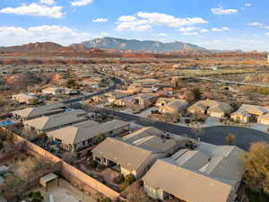 Bird's eye view with a mountain view